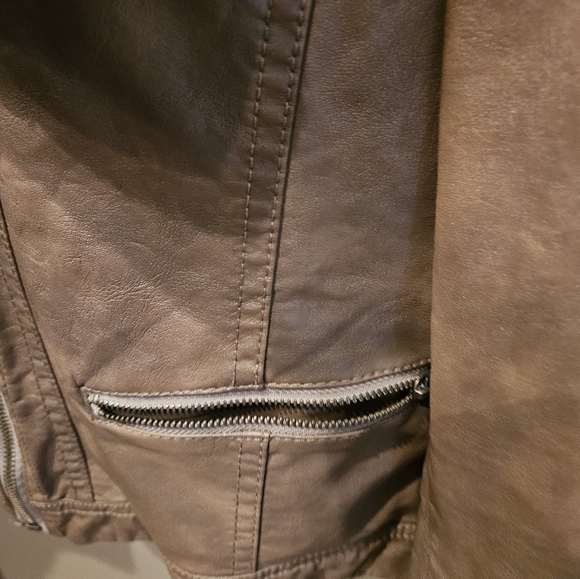 Ashley By 26 International Jacket - Picture 3 of 9